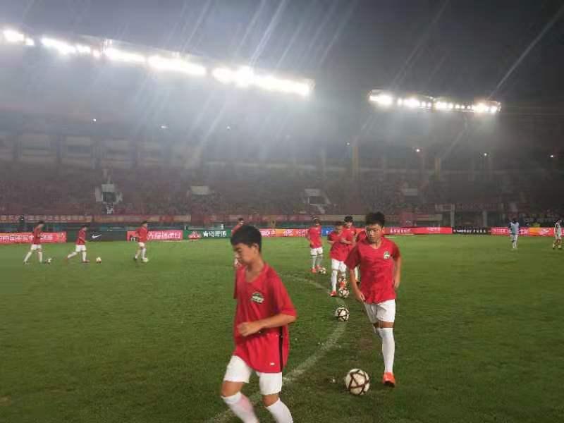 welcome买足球网站-踏入足球世界的全新体验——欢迎光临我们的足球购物平台、解释与落实